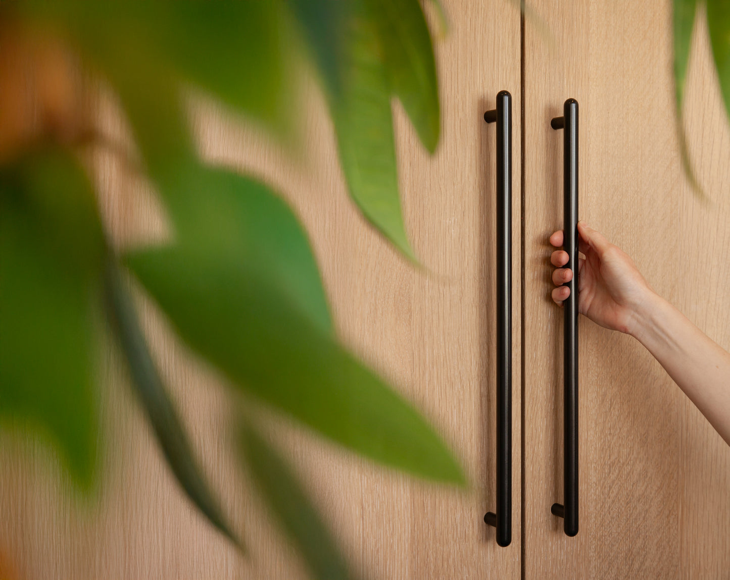 CLASSIC MINERAL BAR PULL | Mid (5/8")