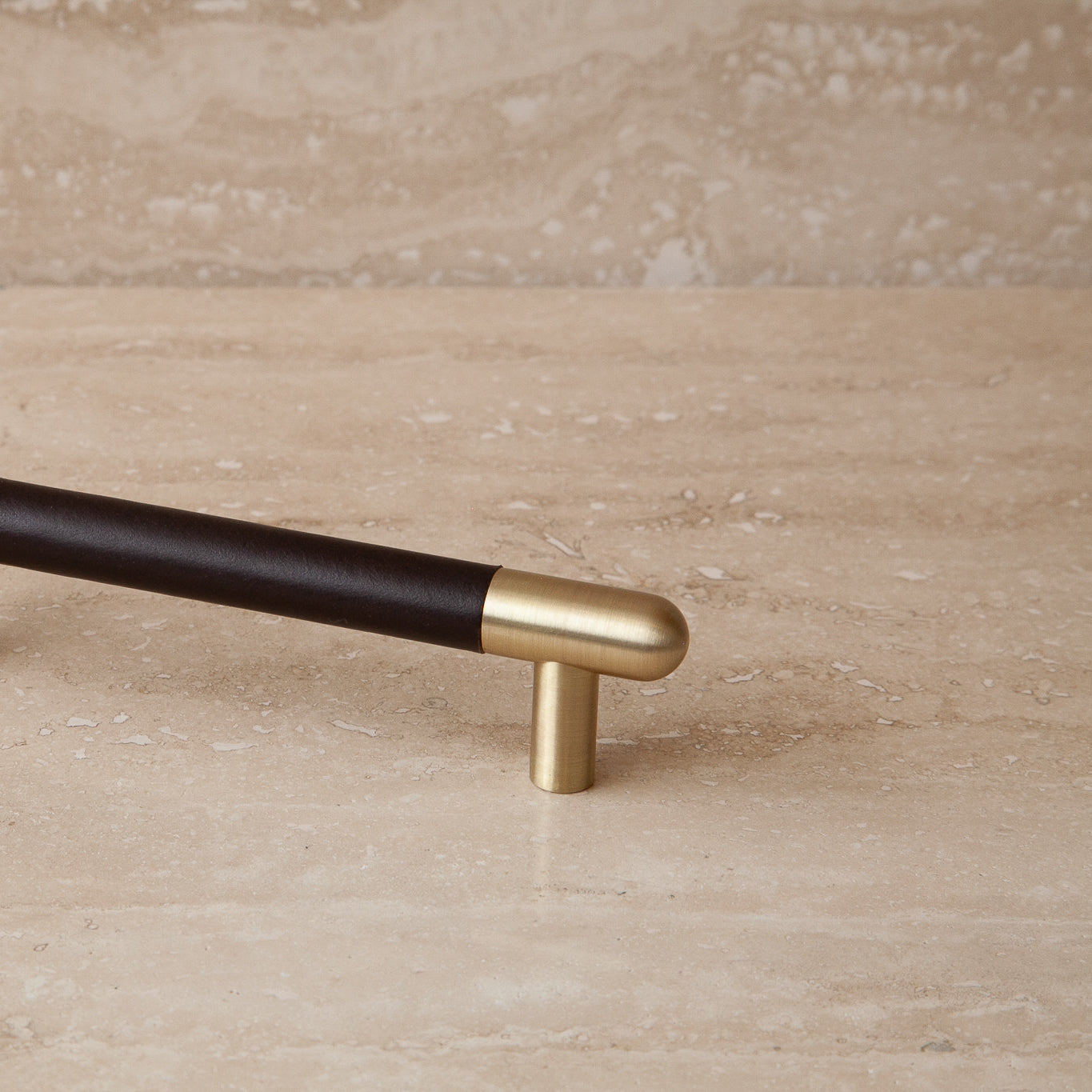 SATIN BRASS | DRESSED MINERAL | Mid (5/8")