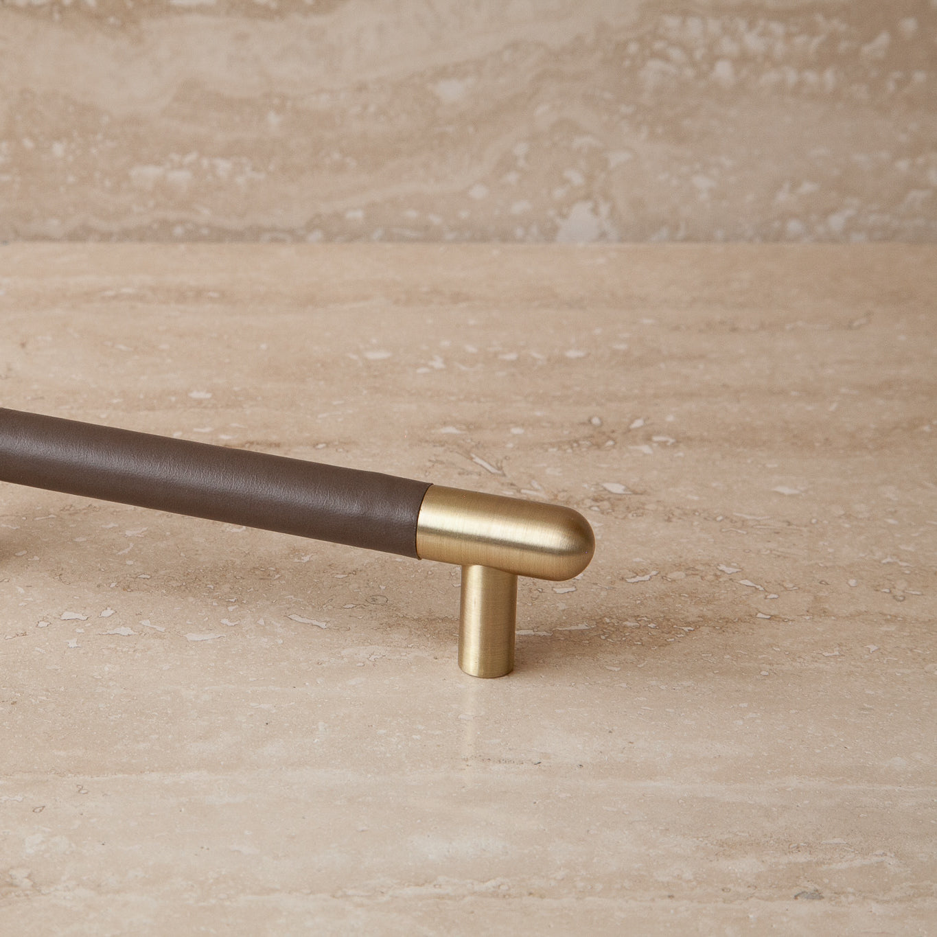 SATIN BRASS | DRESSED MINERAL | Mid (5/8")