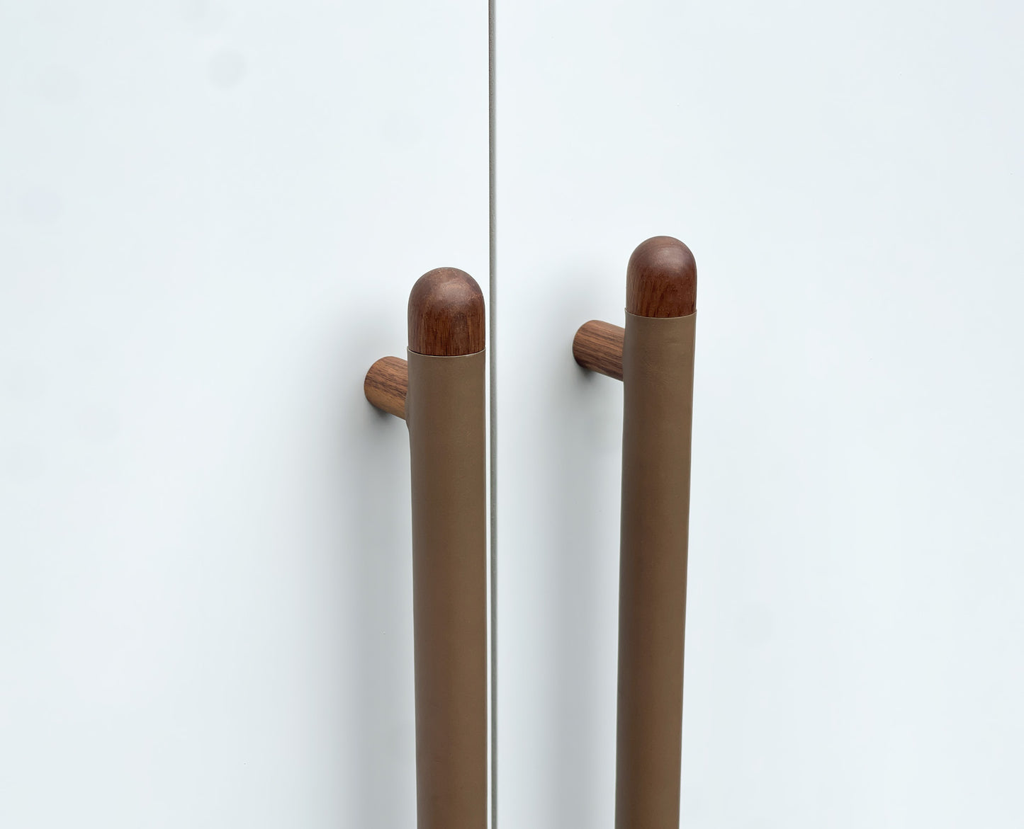 BP02 Bar Pull - Full Leather