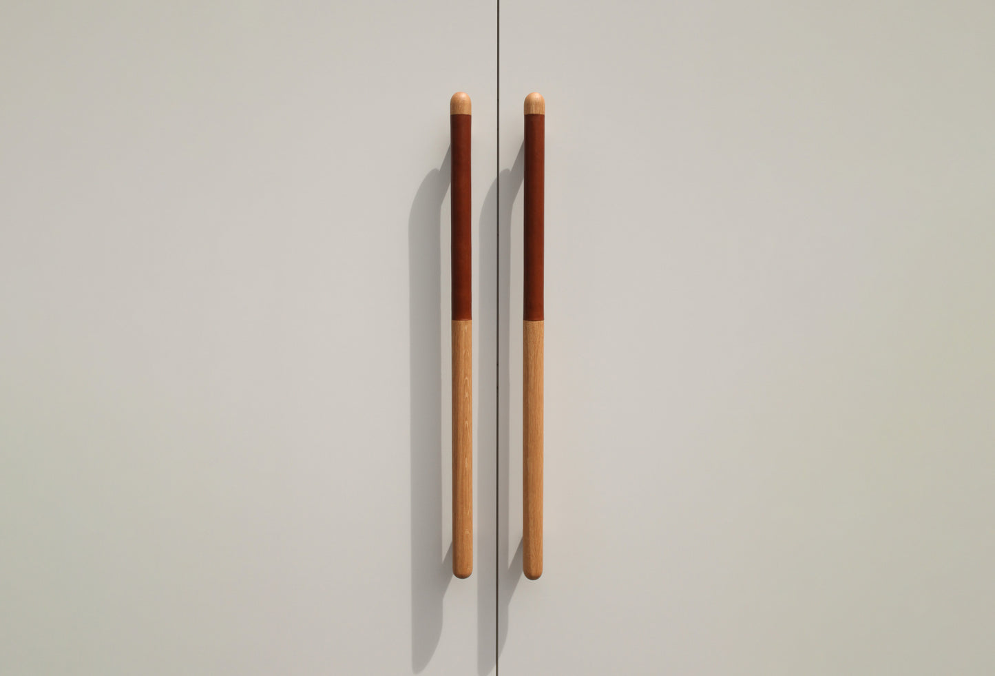 BP02 Bar Pull - Offset Leather