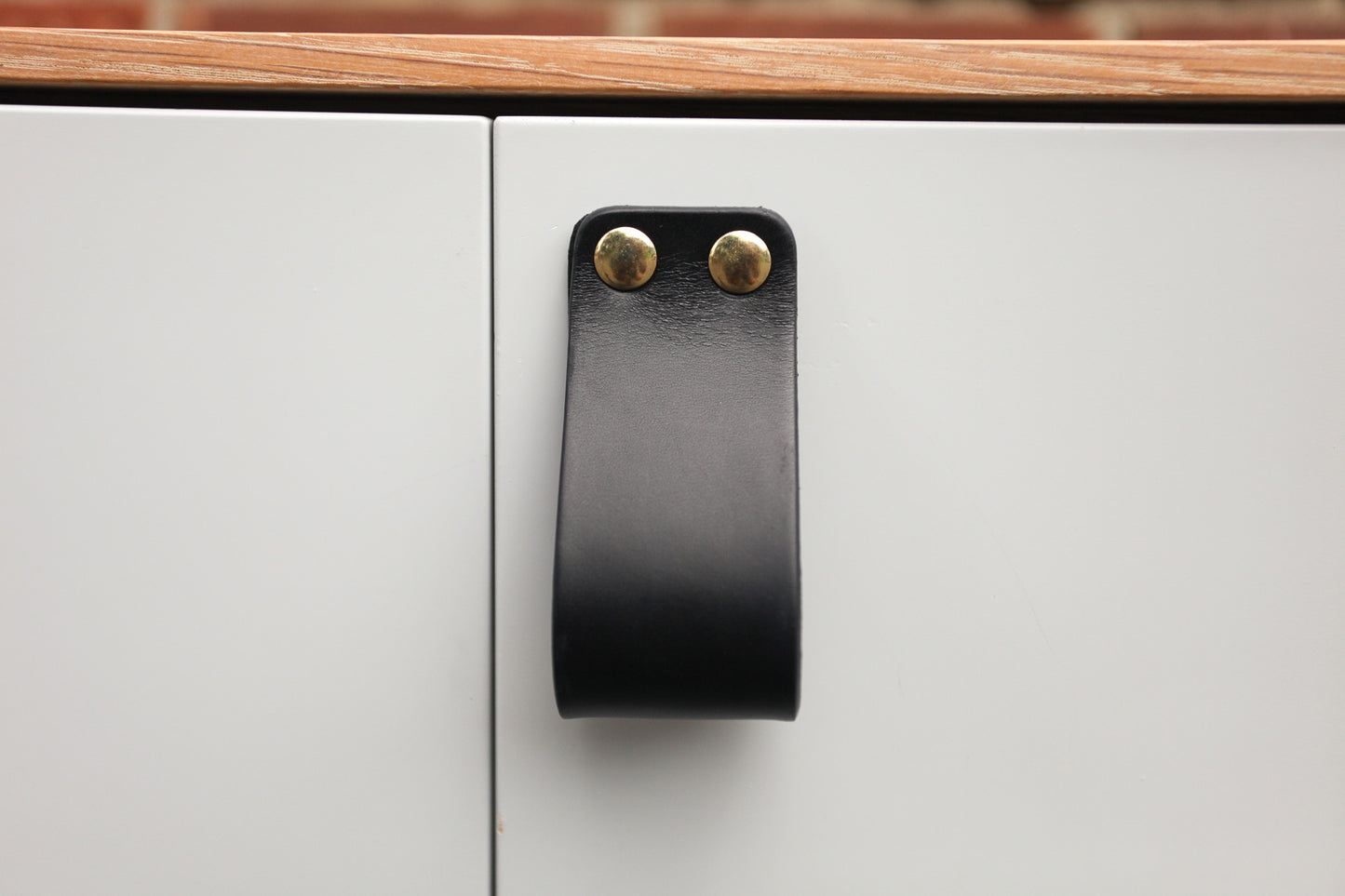 LP01 | CLASSIC LEATHER LOOP PULL