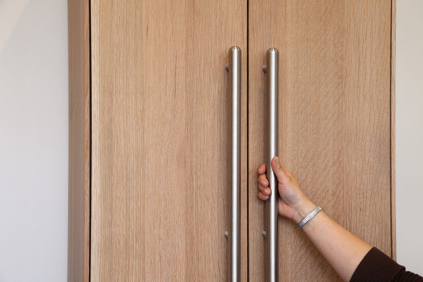 Large diameter MINERAL solid brass bar pulls for appliances and doors, stainless steel core, multiple finishes and patinas available, hardware included for 5/8"-7/8" panels
