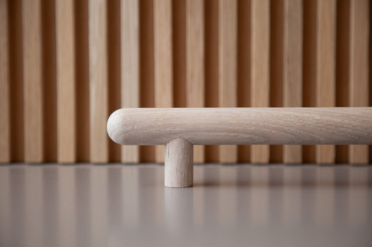 WHITE WASH OAK  |  THREE STANDOFFS