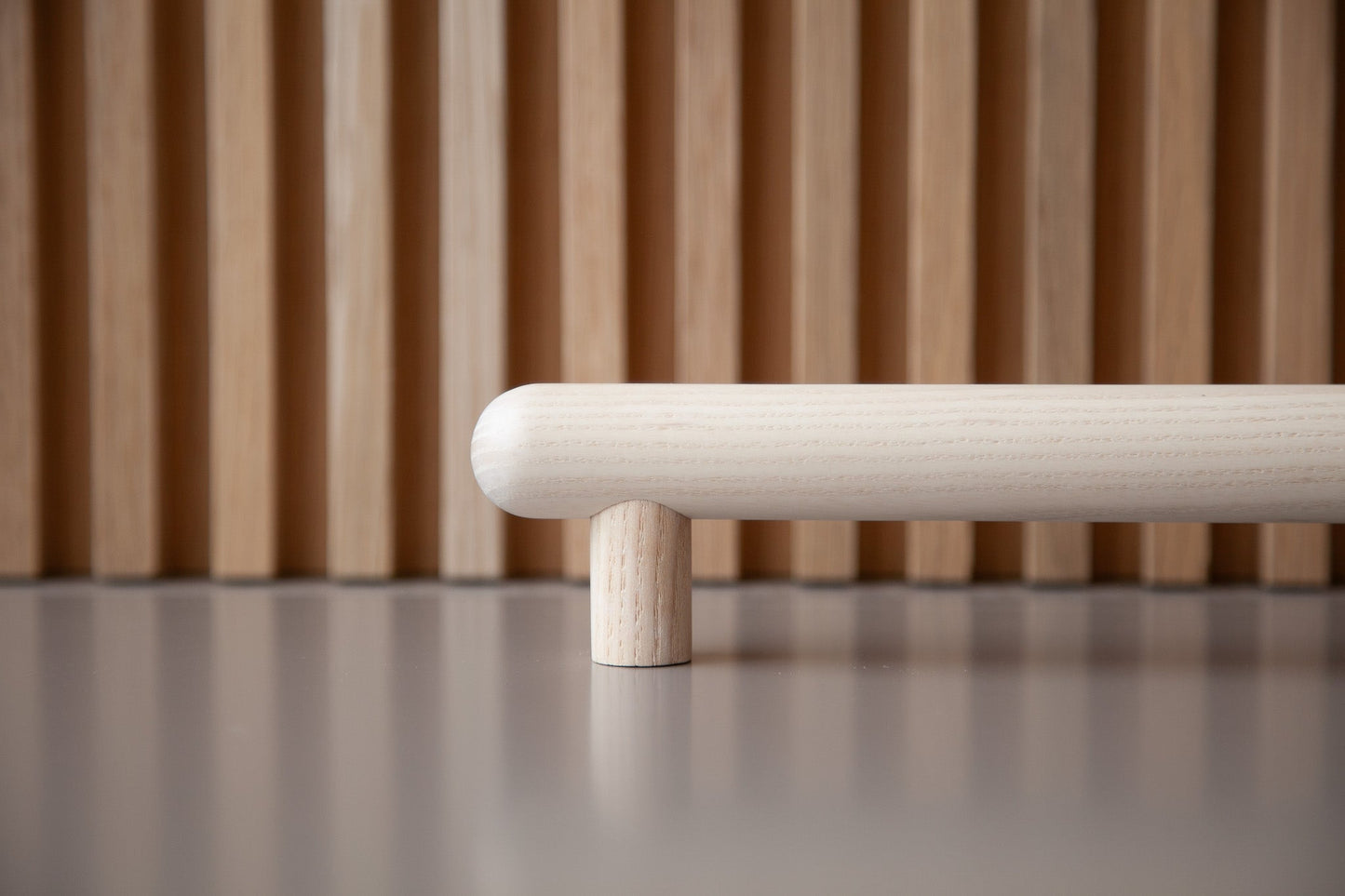 BLEACHED ASH  |  THREE STANDOFFS