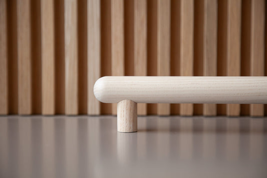 BLEACHED ASH  |  THREE STANDOFFS