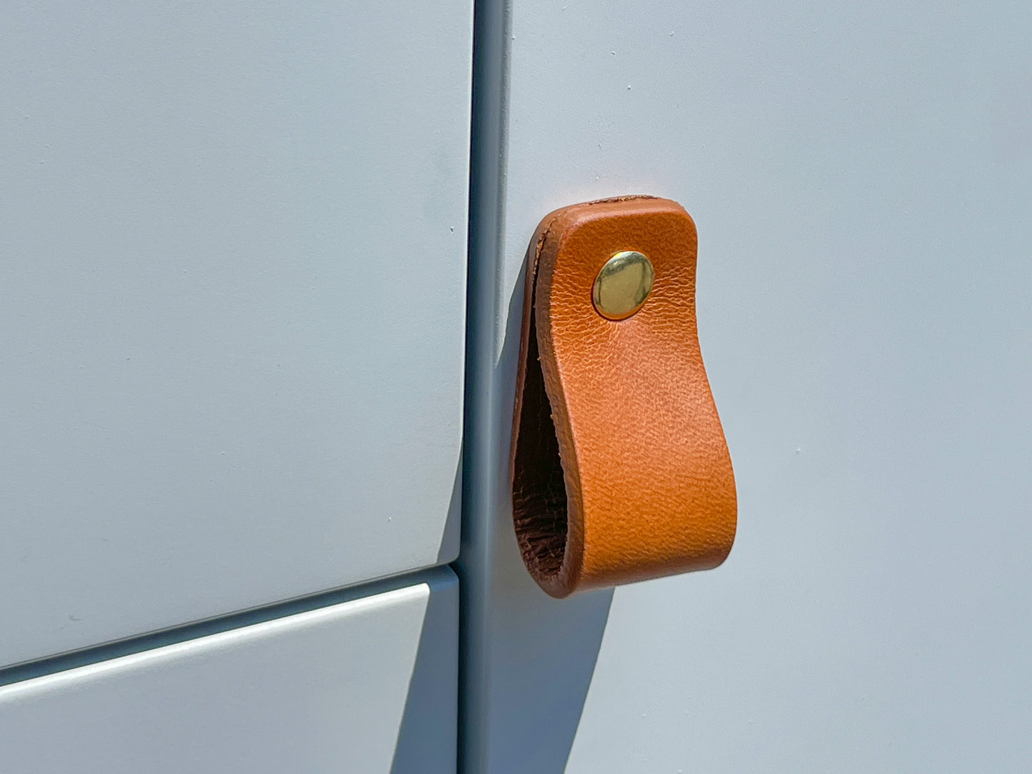 LP02 Leather Loop Pull