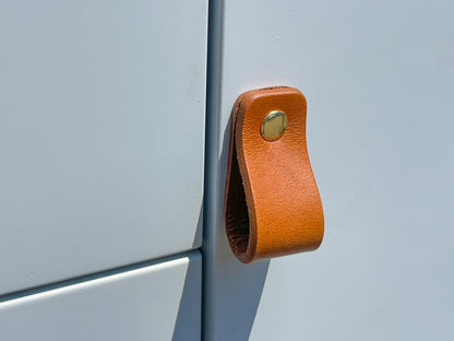 LP02 Leather Loop Pull